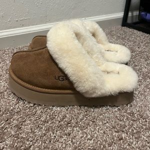 UGG Slippers Chestnut Disquette Platforms